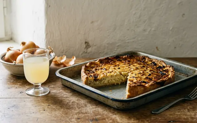 Zwiebelkuchen: warum die Zwiebeln nicht braun werden dürfen